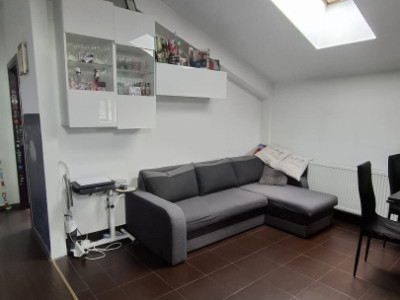 Apartament cu 3 camere, 65 mp, terasa ,parcare, zona Eroilor