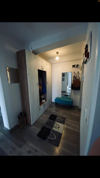 apartament cu 3 camere,etaj intermediar si parcare inclusa