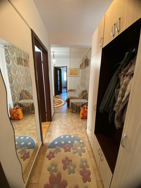 Apartament modern, 3 dormitoare, terasa plus parcare, strada Pietroasa