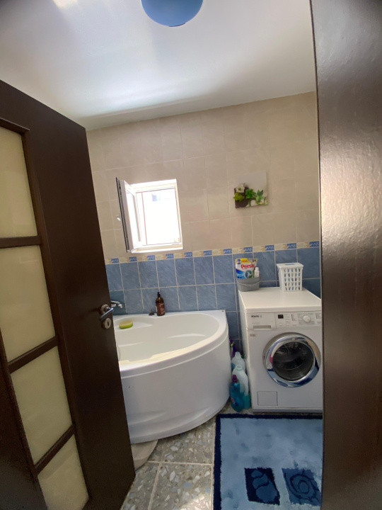 Apartament modern, 3 dormitoare, terasa plus parcare, strada Pietroasa