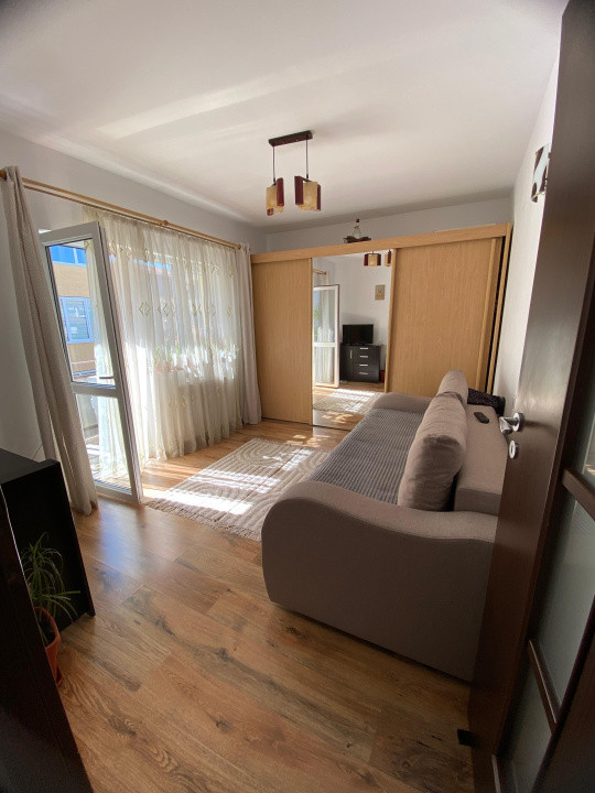 Apartament modern, 3 dormitoare, terasa plus parcare, strada Pietroasa