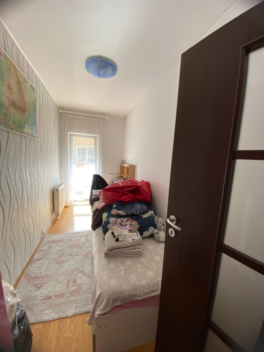 Apartament modern, 3 dormitoare, terasa plus parcare, strada Pietroasa
