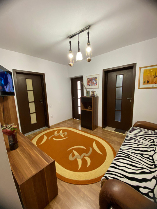 Apartament modern, 3 dormitoare, terasa plus parcare, strada Pietroasa