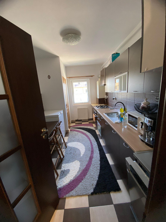 Apartament modern, 3 dormitoare, terasa plus parcare, strada Pietroasa