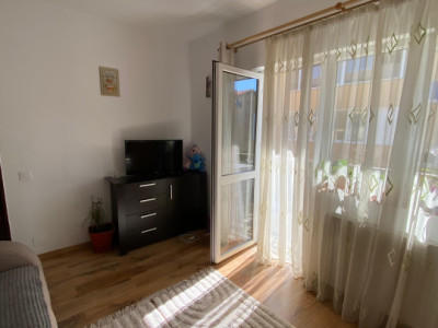 Apartament modern, 3 dormitoare, terasa plus parcare, strada Pietroasa