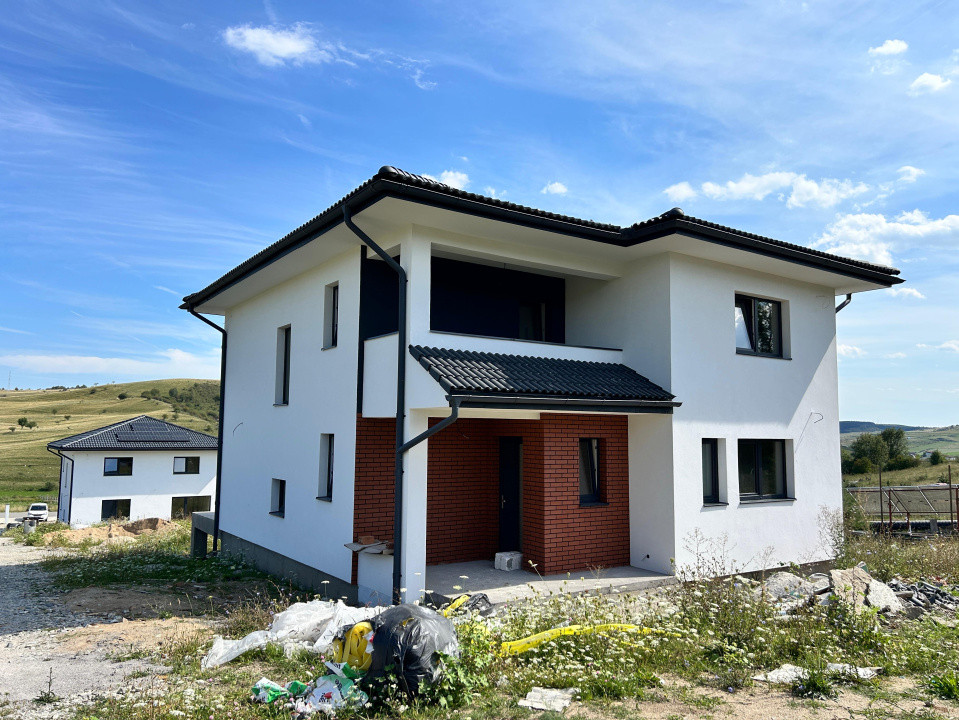 Casa individuala 5 camere, 142 mp utili, 660 mp curte !, Lac Chinteni!