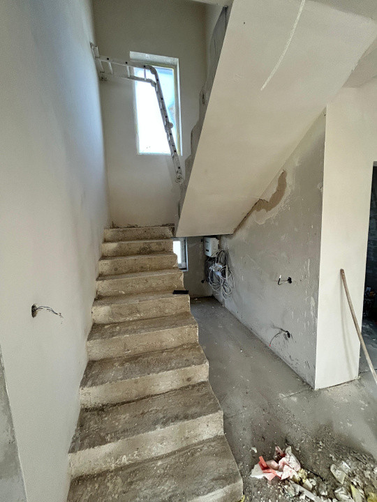 Casa individuala 5 camere, 142 mp utili, 660 mp curte !, Lac Chinteni!