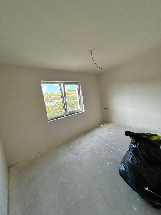 Casa individuala 5 camere, 142 mp utili, 660 mp curte !, Lac Chinteni!