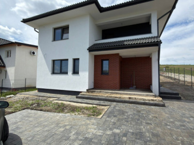 Casa individuala 5 camere, 142 mp utili, 660 mp curte !, Lac Chinteni!