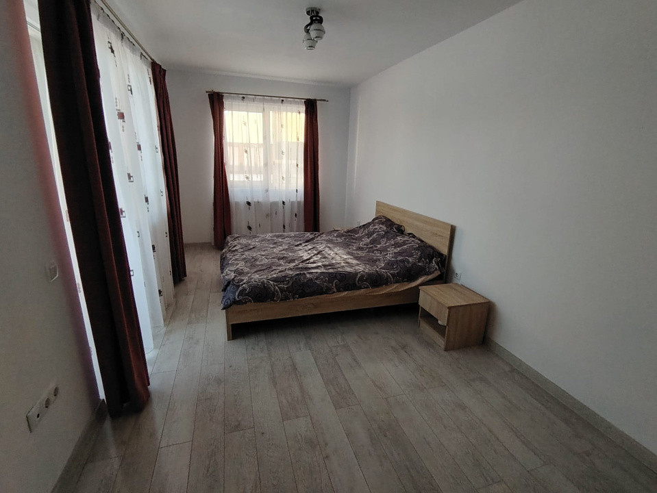 Apartament cu 3 camere, 2 bai, 2 balcoane, zona Terra