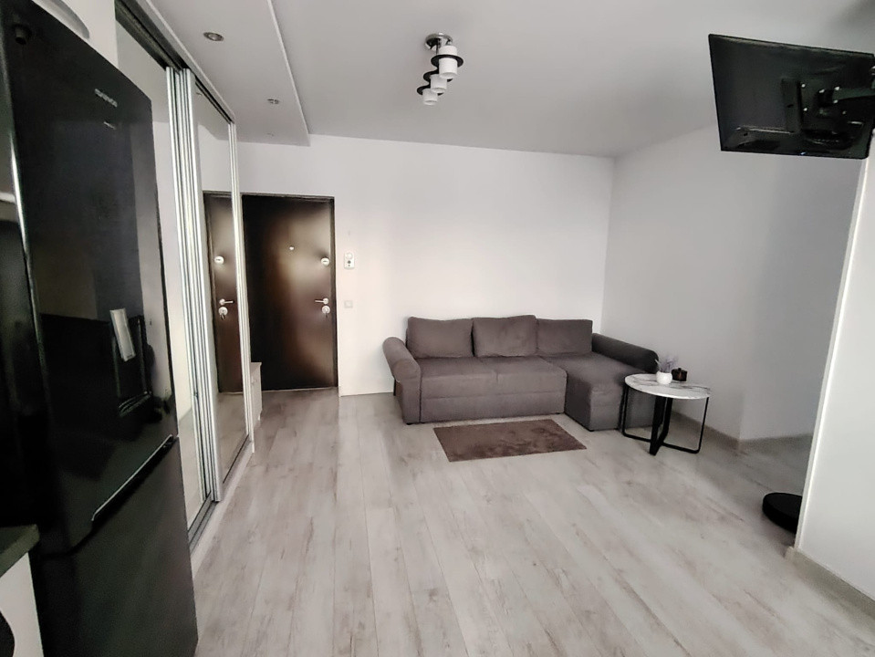 Apartament cu 3 camere, 2 bai, 2 balcoane, zona Terra