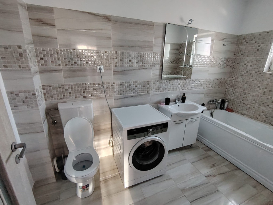 Apartament cu 3 camere, 2 bai, 2 balcoane, zona Terra