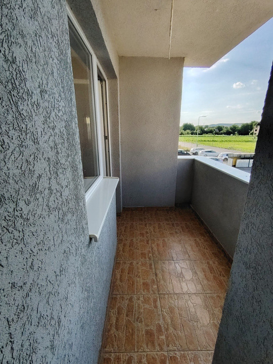 Apartament cu 3 camere, 2 bai, 2 balcoane, zona Terra