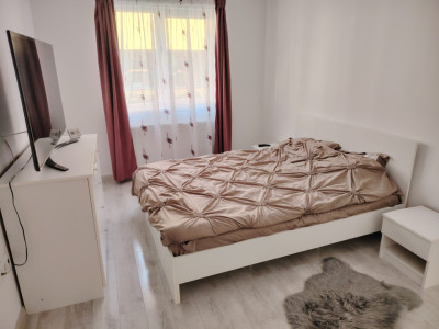 Apartament cu 3 camere, 2 bai, 2 balcoane, zona Terra