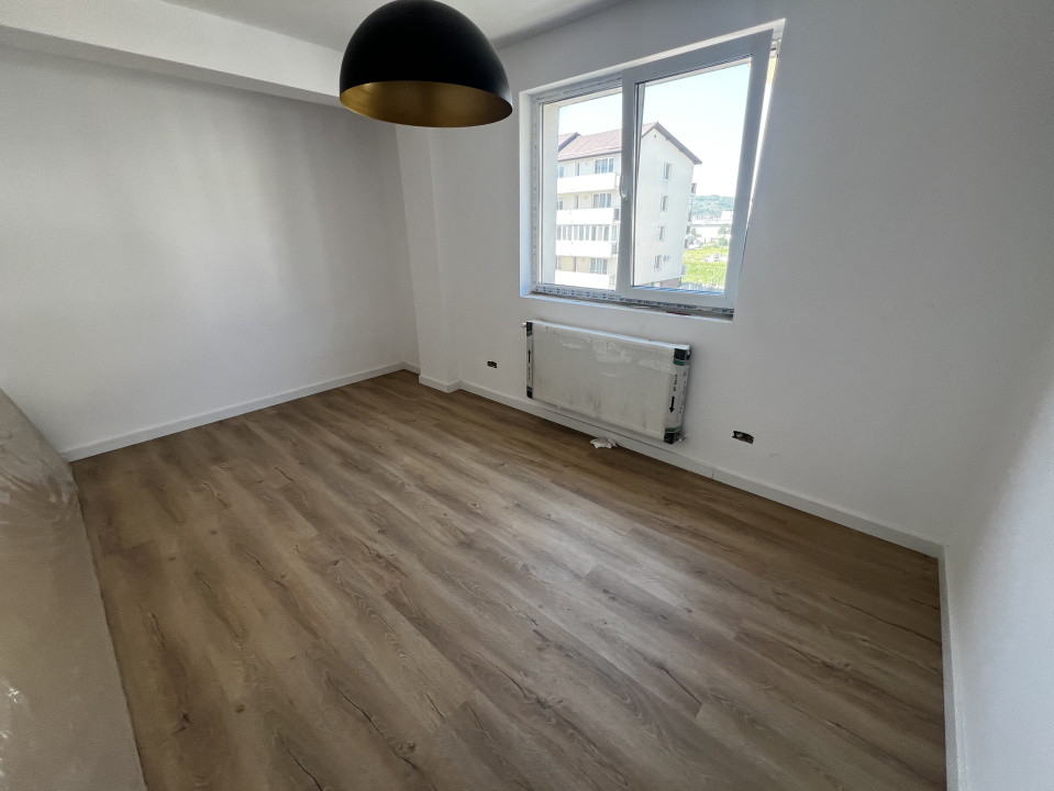 Apartament de 3 camere, doua bai, doua balcoane, 66mp utili, zona Florilor