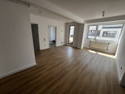 Apartament de 3 camere, doua bai, doua balcoane, 66mp utili, zona Florilor