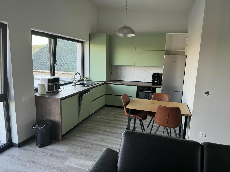 Vila de lux, 220 mp, la cheie, Dezmir 