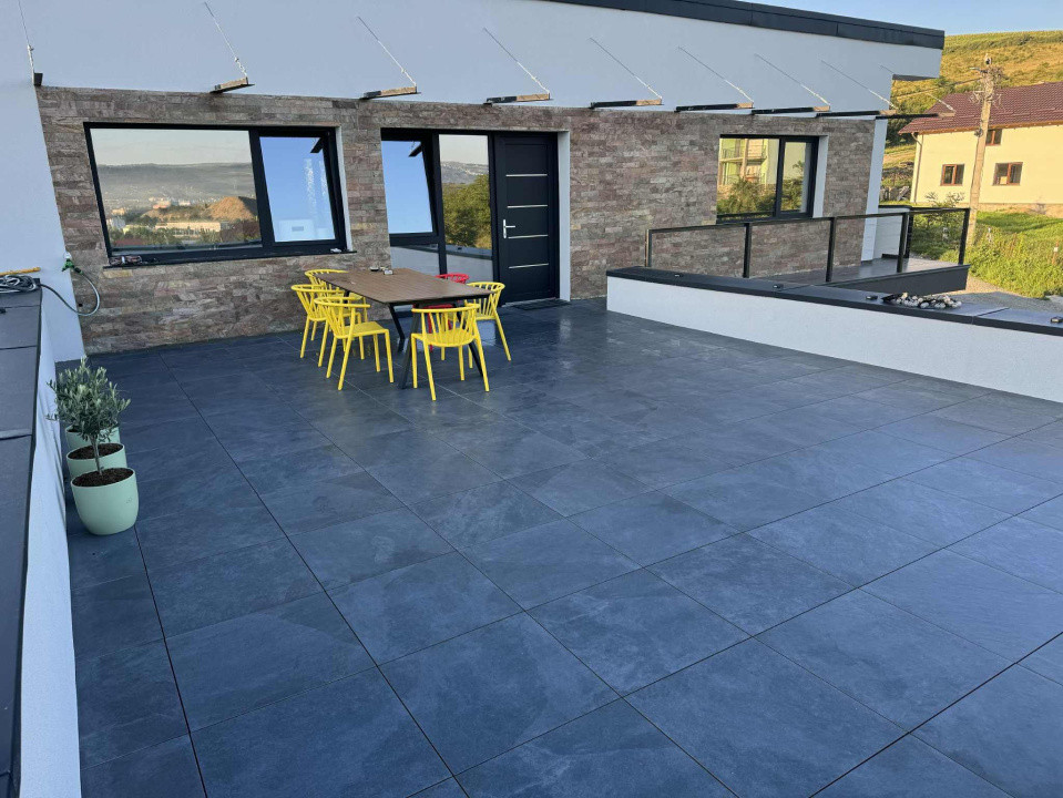 Vila de lux, 220 mp, la cheie, Dezmir 