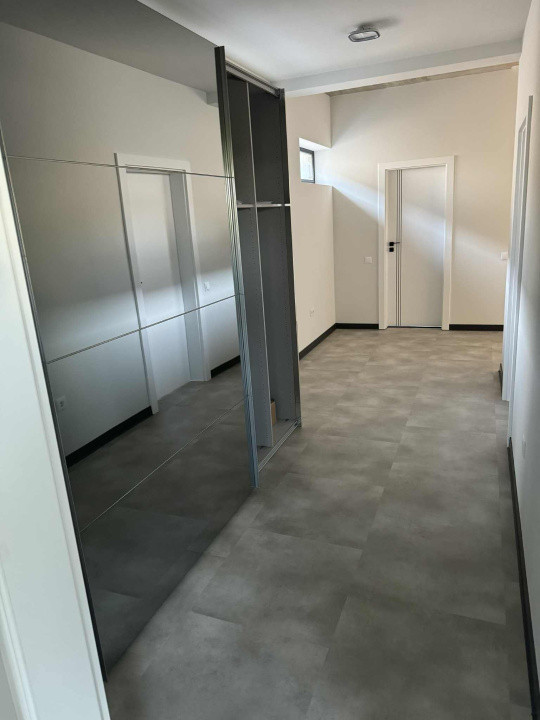 Vila de lux, 220 mp, la cheie, Dezmir 