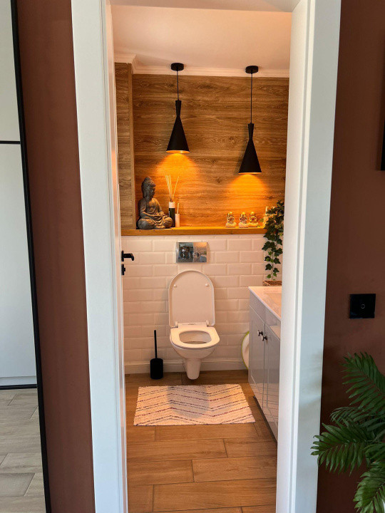  Casă modernă cu panouri fotovoltaice și curte amenajată, Dezmir