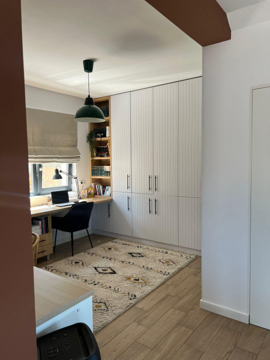  Casă modernă cu panouri fotovoltaice și curte amenajată, Dezmir