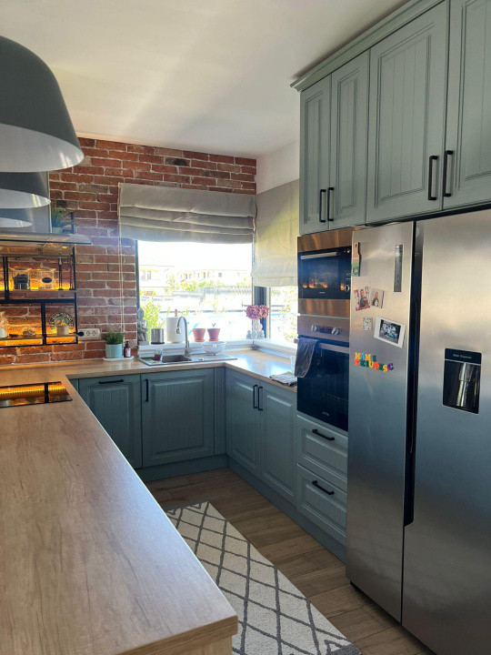  Casă modernă cu panouri fotovoltaice și curte amenajată, Dezmir