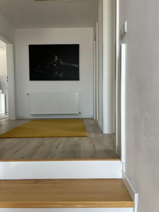  Casă modernă cu panouri fotovoltaice și curte amenajată, Dezmir