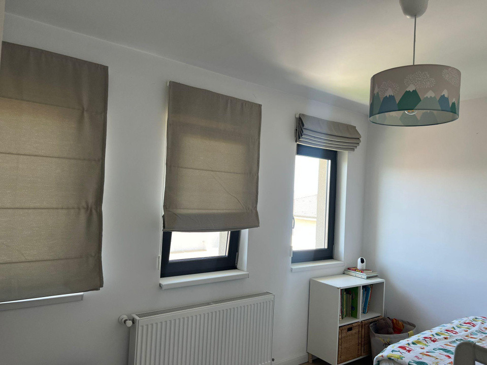  Casă modernă cu panouri fotovoltaice și curte amenajată, Dezmir