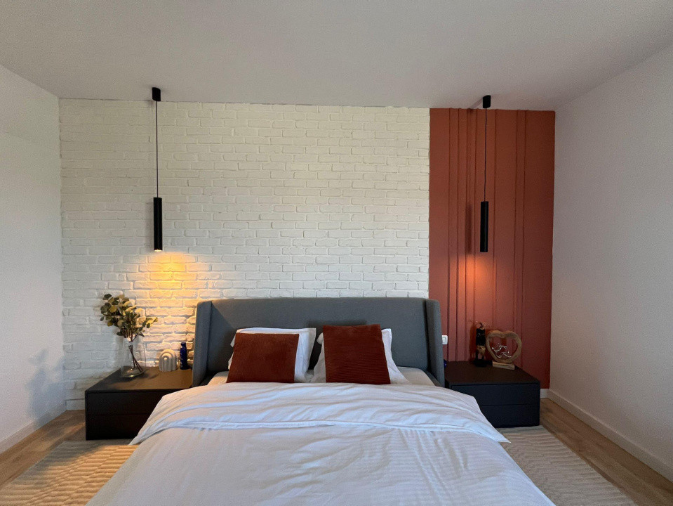  Casă modernă cu panouri fotovoltaice și curte amenajată, Dezmir