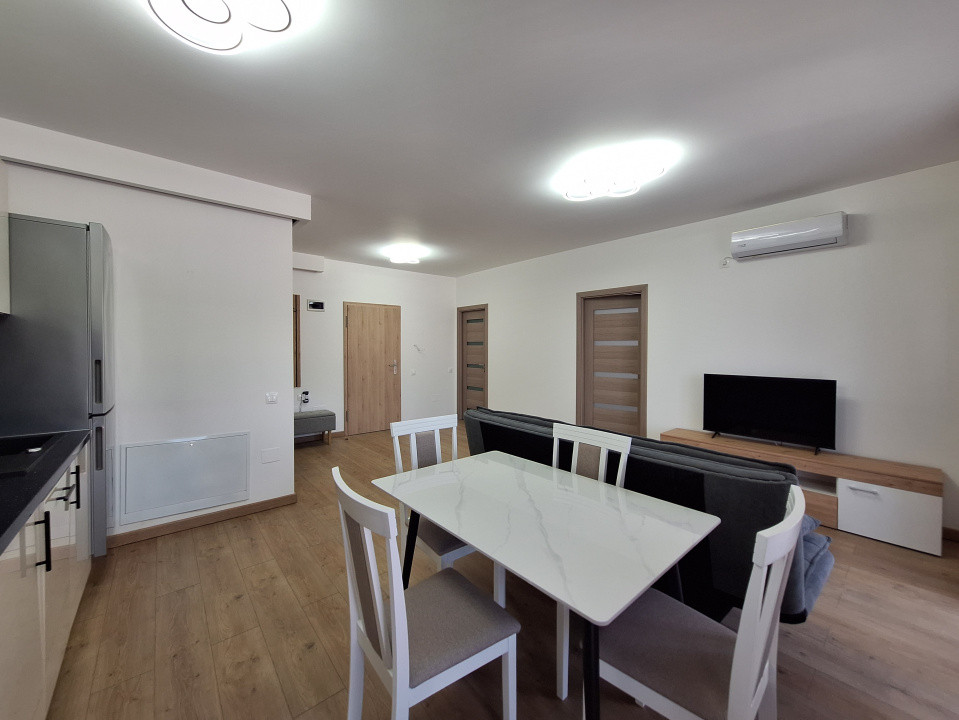 Apartament cu 2 camere, 53 mp, parcare, balcon, zona Oncos