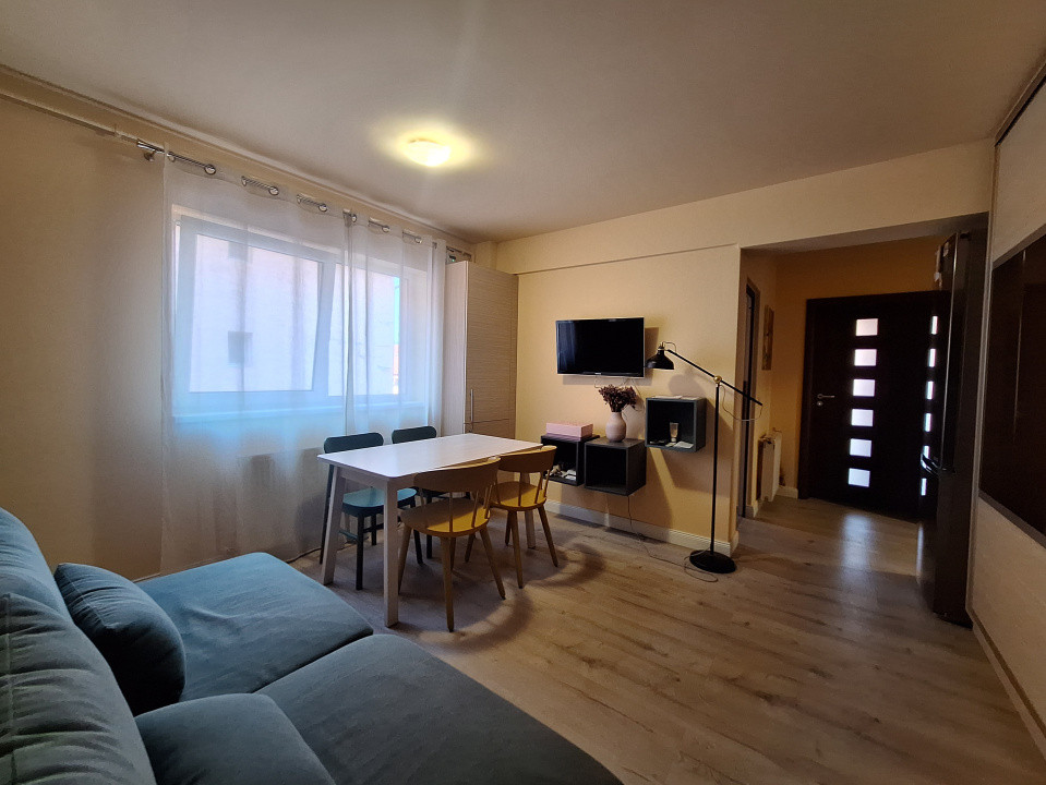 Apartament cu 3 camere, 61 mp, balcon, zona Muzeul Apei