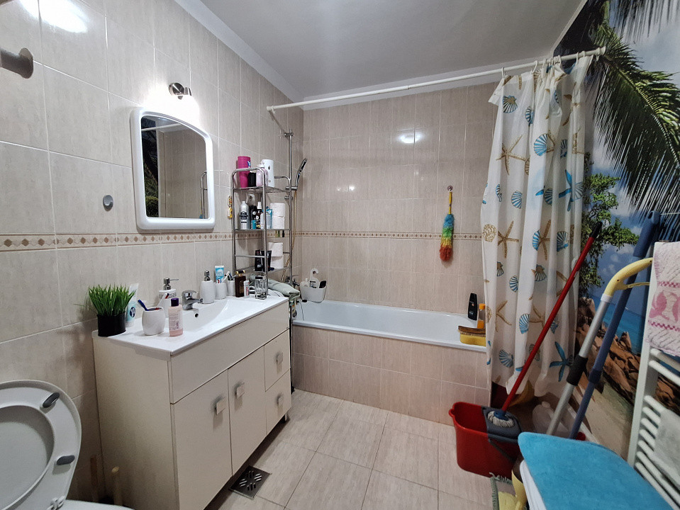 Apartament cu 2 camere, 57 mp, balcon, zona Razoare