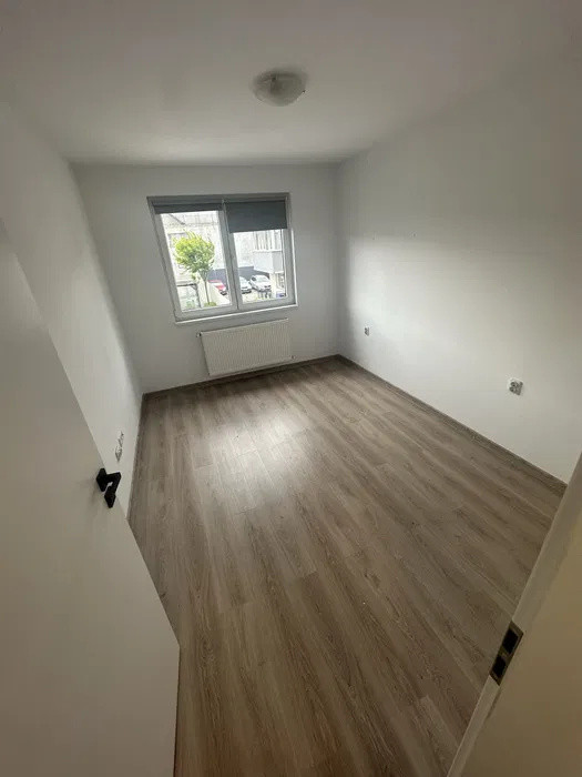 Apartament cu 2 camere, parcare, zona Eroilor