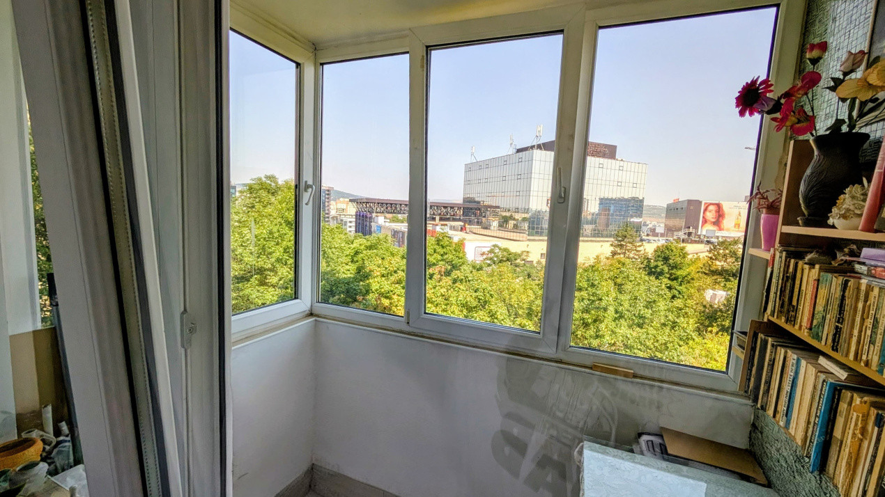 apartament cu 2 camere,etaj intermediar,zona Iulius Mall