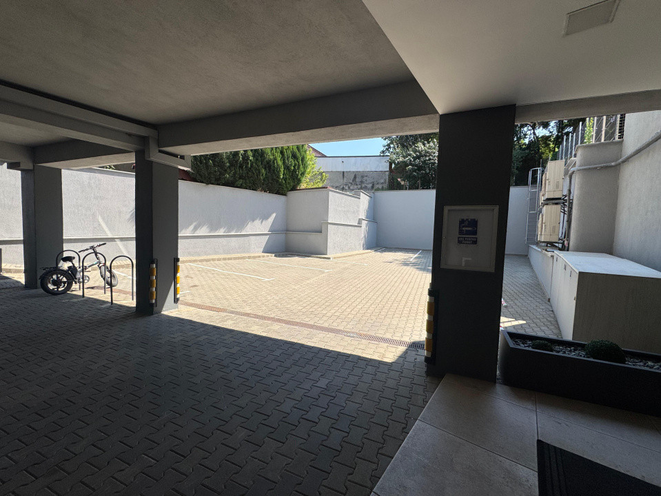 Cladire de Vanzare, Spatii comerciale, 1000mp, Central