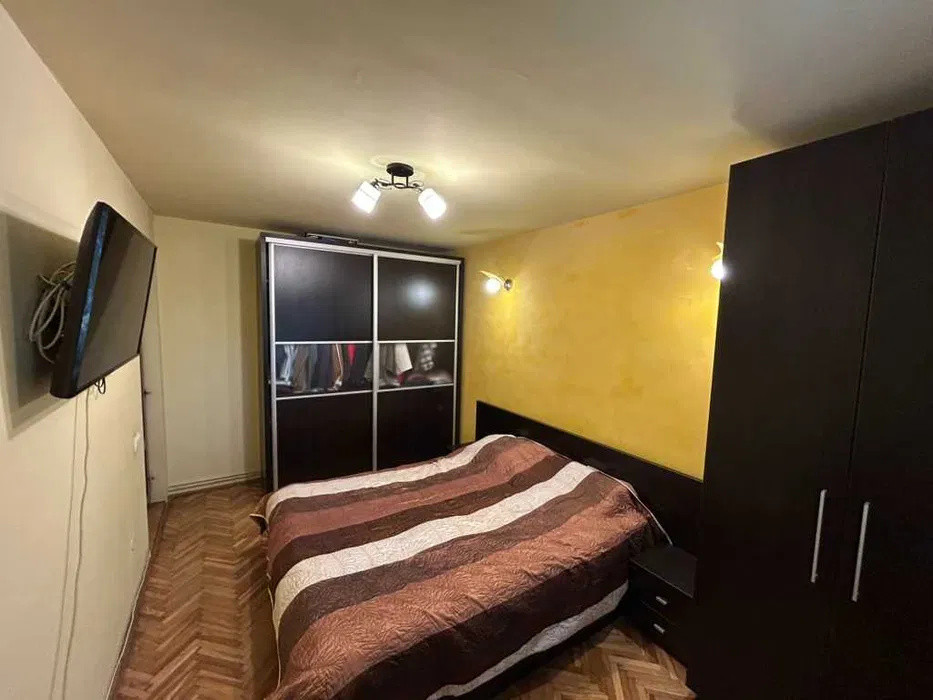 Apartament cu 3 camere si baclon, 75 mp, zona strazii Agricultorilor