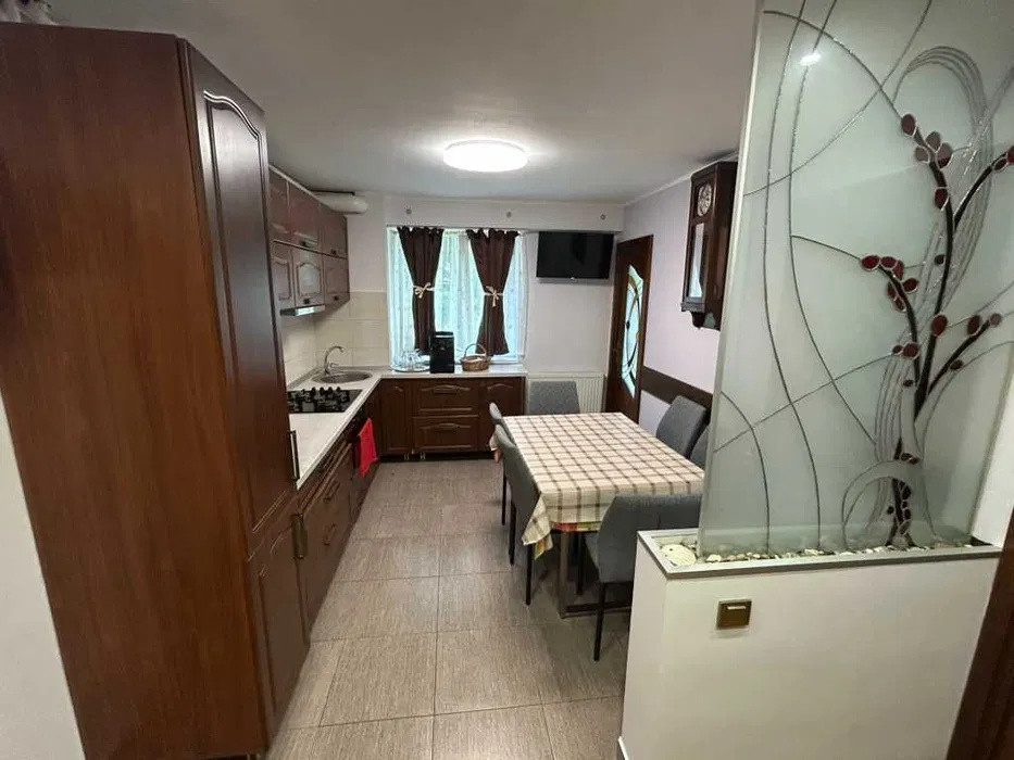 Apartament cu 3 camere si baclon, 75 mp, zona strazii Agricultorilor