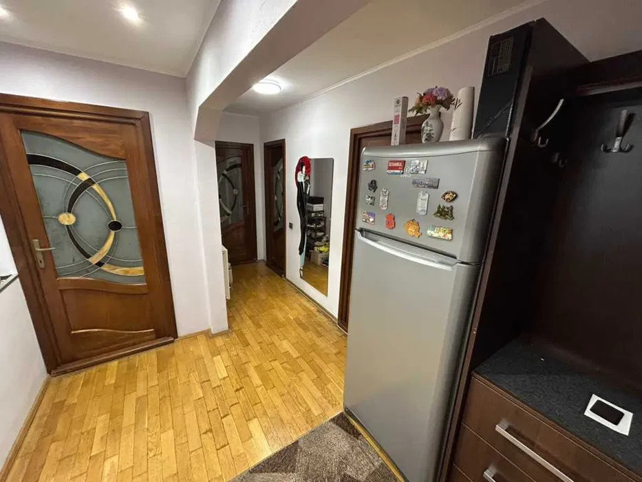 Apartament cu 3 camere si baclon, 75 mp, zona strazii Agricultorilor