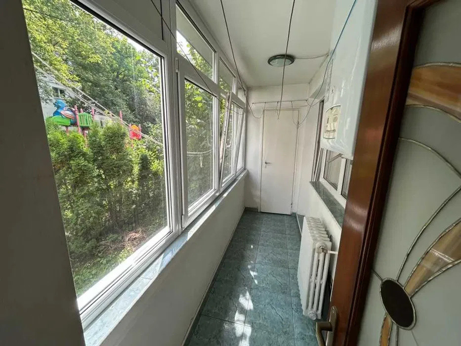 Apartament cu 3 camere si baclon, 75 mp, zona strazii Agricultorilor