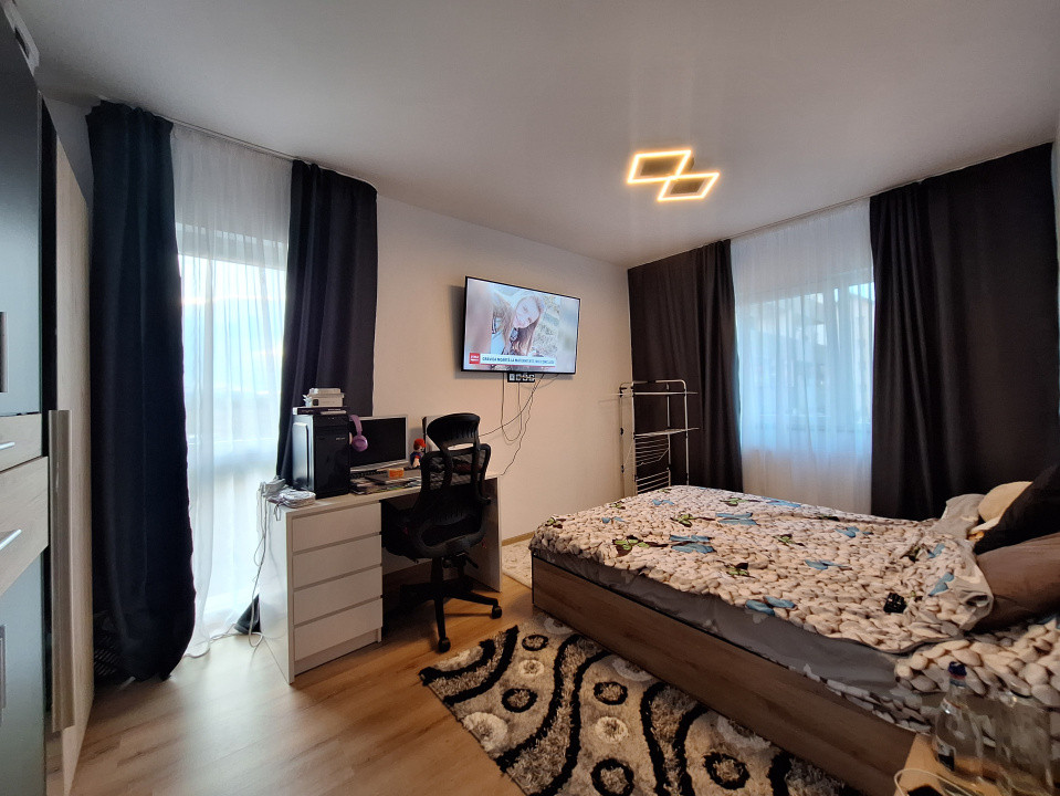 Apartament cu 3 camere, 54 mp, balcon, zona Terra