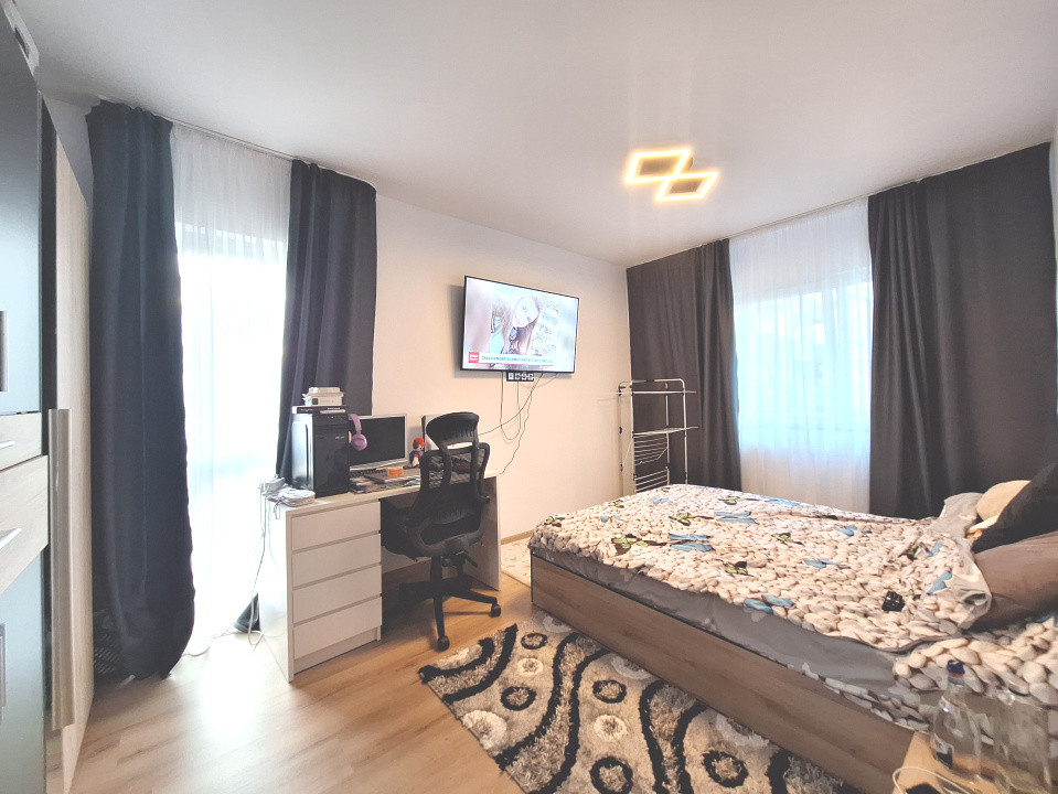 Apartament cu 3 camere, 54 mp, balcon, zona Terra