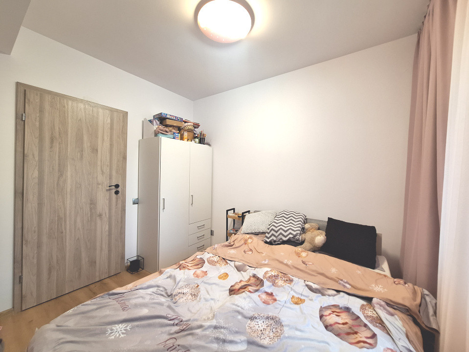 Apartament cu 3 camere, 54 mp, balcon, zona Terra