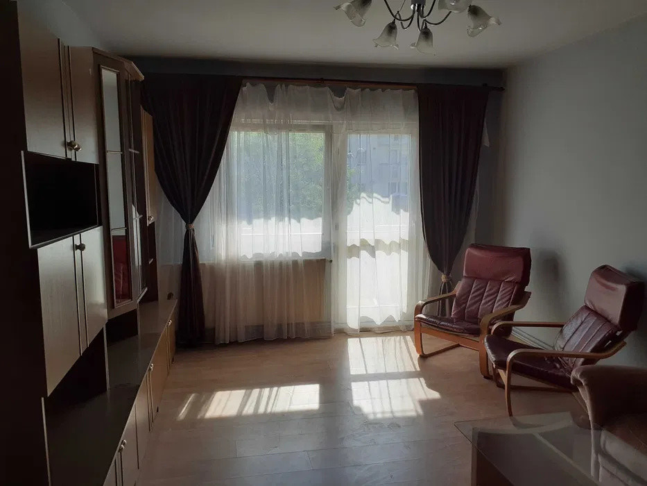 Apartament cu 3 camere, balcon, cartier Manastur