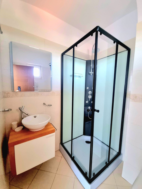 Penthouse, 160 mp+70 mp terasa, Buna ziua, la cheie