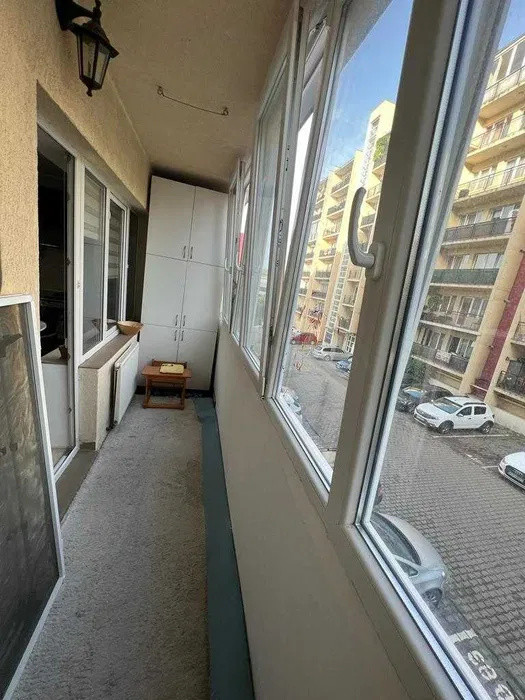 Apartament cu 2 camere, 50 mp, etaj intermediar, cu parcare, zona Petrom