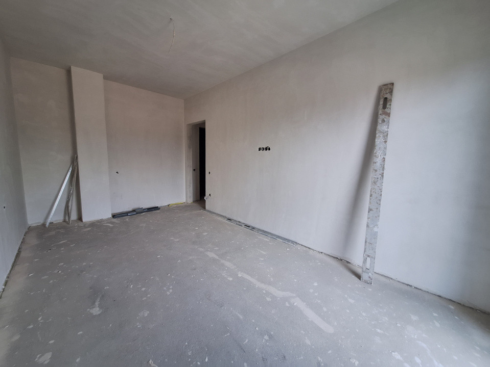 Apartament cu 3 camere, semifinisat, terasa, zona Parcului Poligon