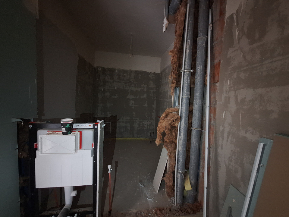 Apartament cu 3 camere, semifinisat, terasa, zona Parcului Poligon