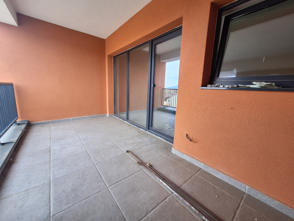 Apartament cu 3 camere, semifinisat, terasa, zona Parcului Poligon