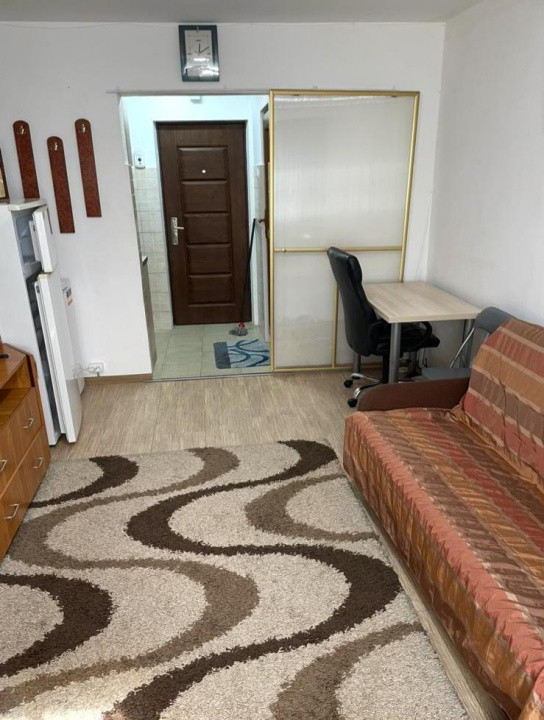 Garsoniera 22 mp, mobilată și utilată, etaj 2, zona Bulevardul Muncii 