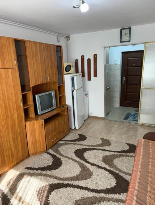 Garsoniera 22 mp, mobilată și utilată, etaj 2, zona Bulevardul Muncii 